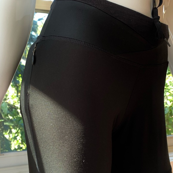 Adidas - women’s cropped black leggings (Size S) - Picture 3 of 4